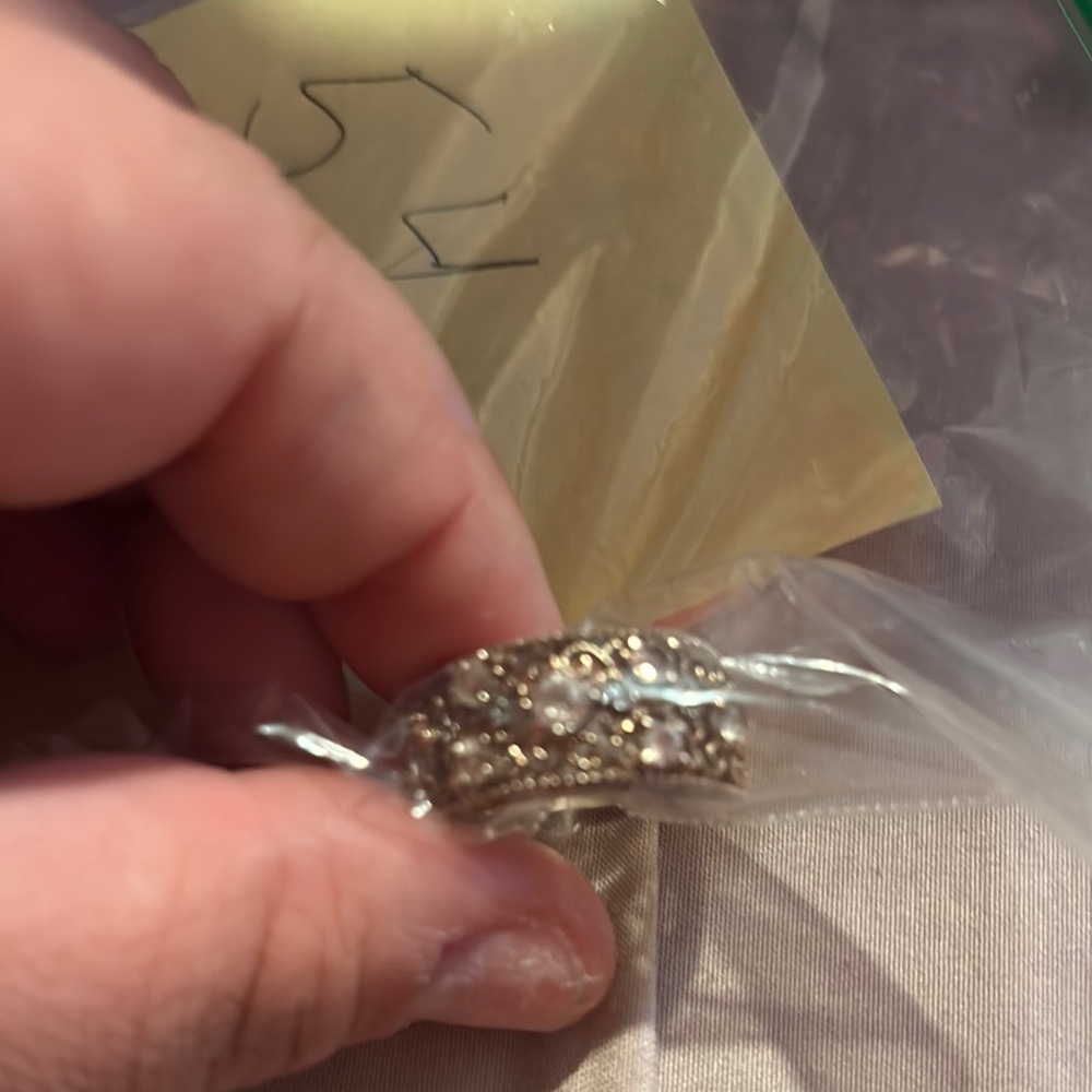 Elegant Gold and Silver Women's Ring